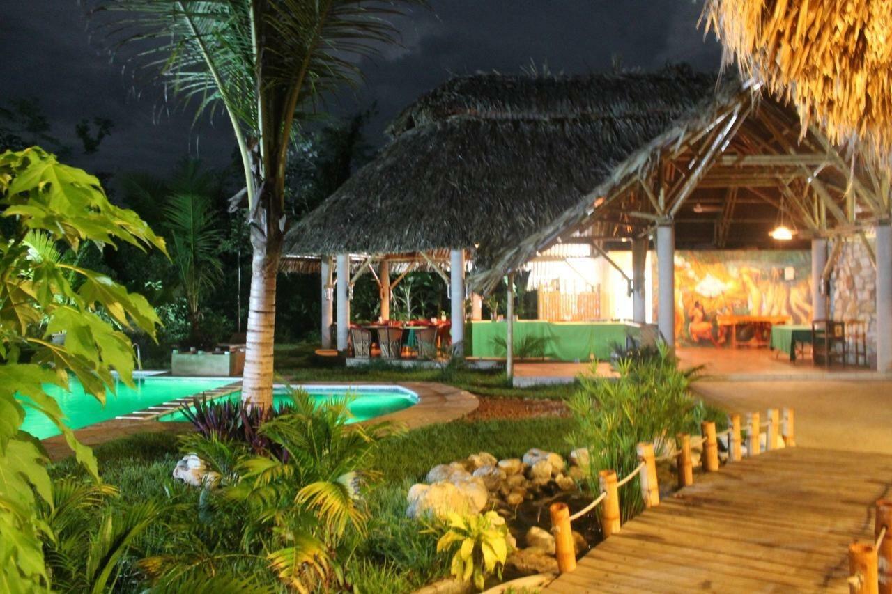 Axkan Palenque, Shows En Vivo & Gastronomia Mar Y Tierra & Travel Agency ภายนอก รูปภาพ