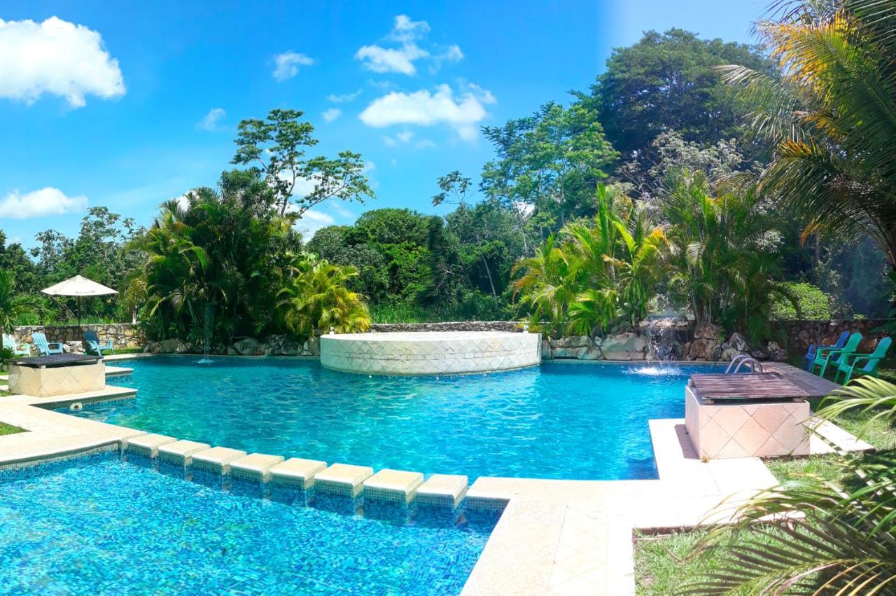 Axkan Palenque, Shows En Vivo & Gastronomia Mar Y Tierra & Travel Agency ภายนอก รูปภาพ