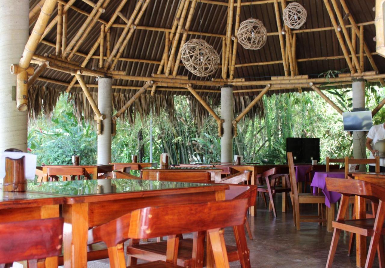 Axkan Palenque, Shows En Vivo & Gastronomia Mar Y Tierra & Travel Agency ภายนอก รูปภาพ