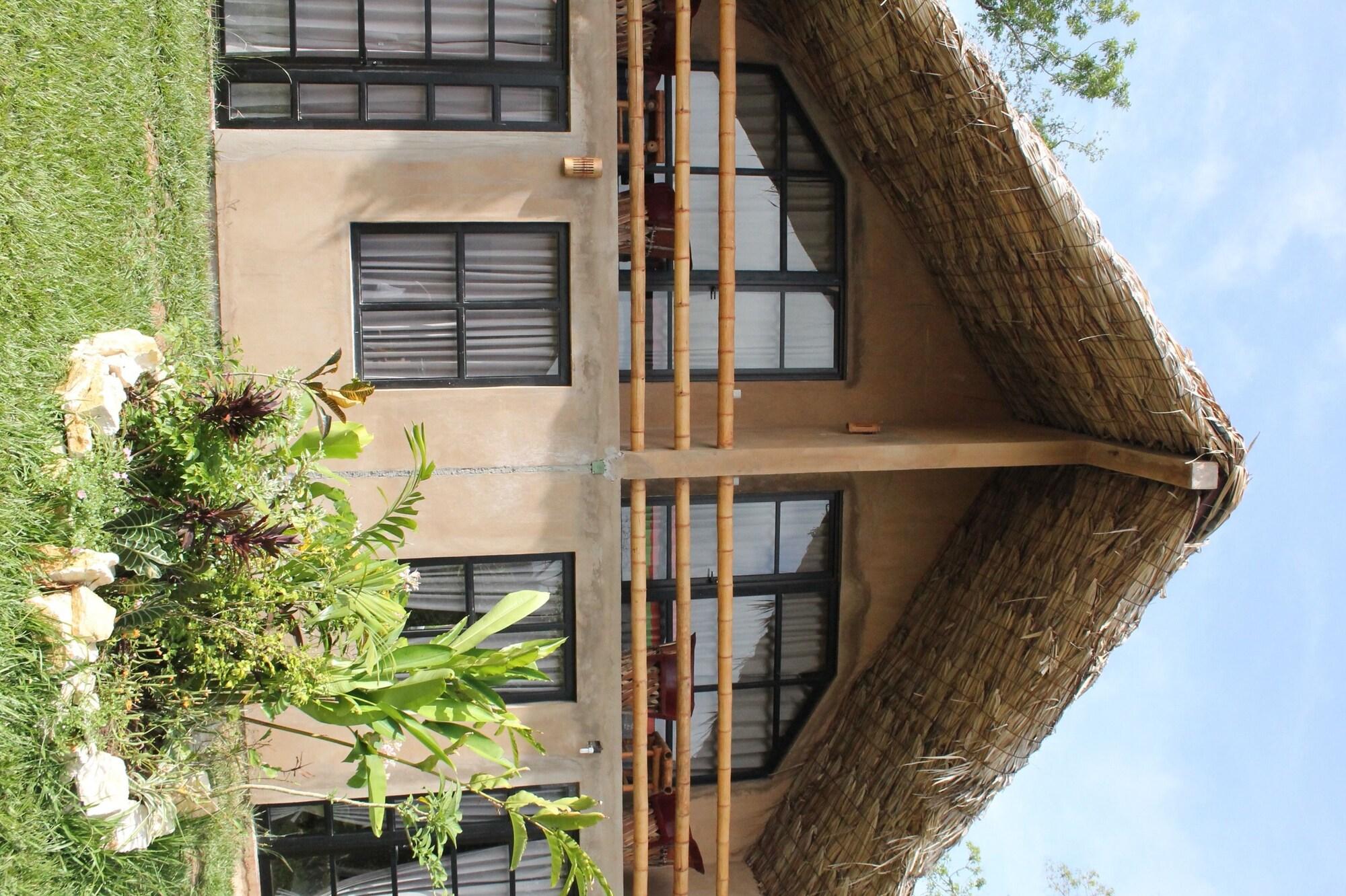 Axkan Palenque, Shows En Vivo & Gastronomia Mar Y Tierra & Travel Agency ภายนอก รูปภาพ