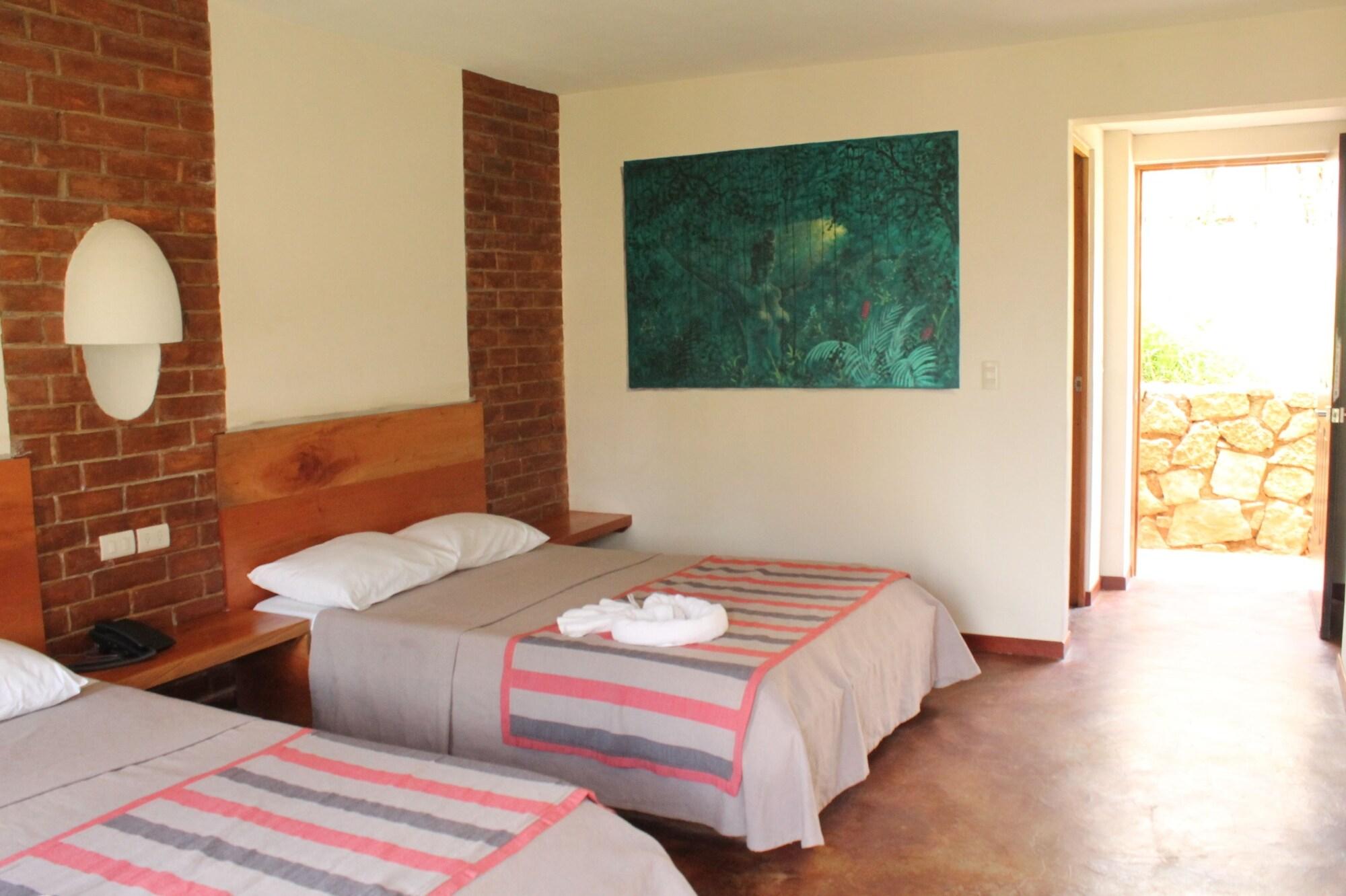 Axkan Palenque, Shows En Vivo & Gastronomia Mar Y Tierra & Travel Agency ภายนอก รูปภาพ