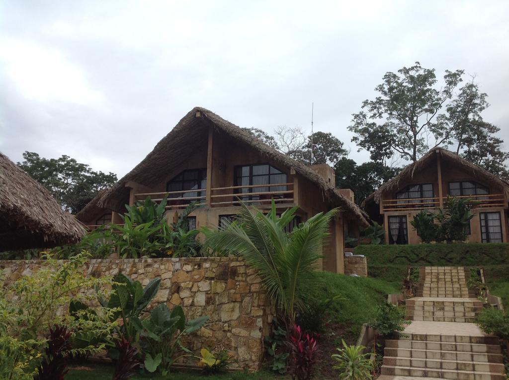 Axkan Palenque, Shows En Vivo & Gastronomia Mar Y Tierra & Travel Agency ภายนอก รูปภาพ