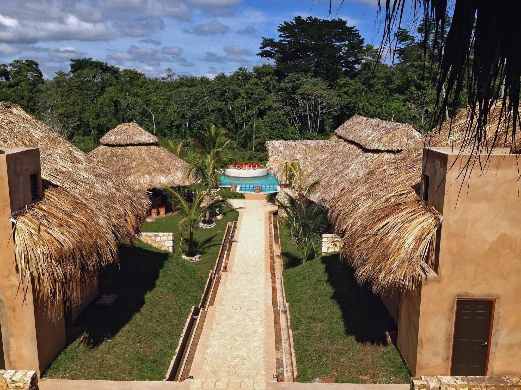 Axkan Palenque, Shows En Vivo & Gastronomia Mar Y Tierra & Travel Agency ภายนอก รูปภาพ