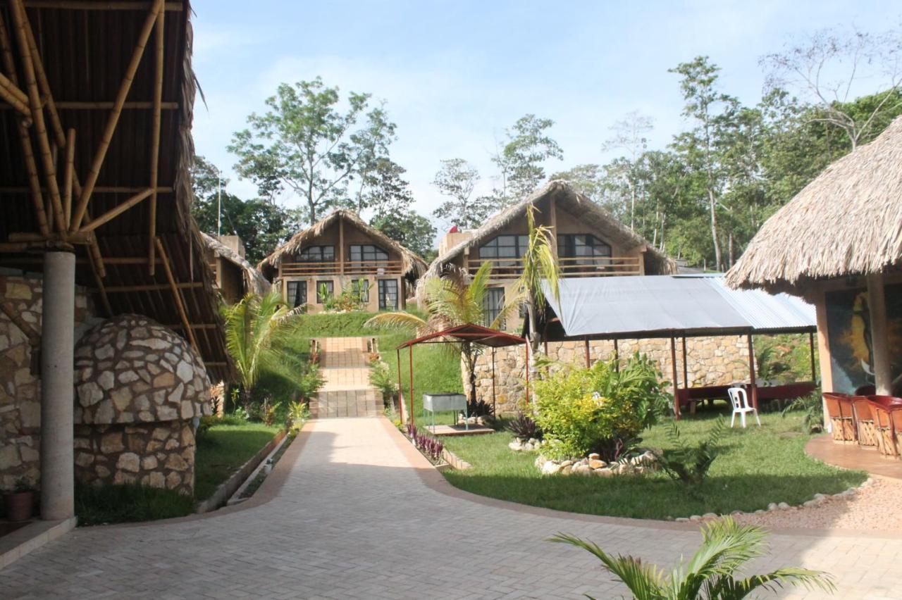 Axkan Palenque, Shows En Vivo & Gastronomia Mar Y Tierra & Travel Agency ภายนอก รูปภาพ