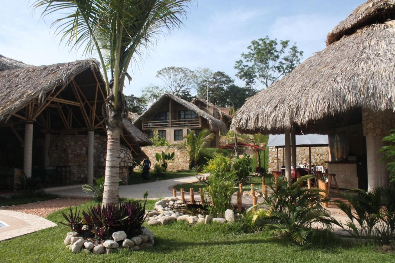 Axkan Palenque, Shows En Vivo & Gastronomia Mar Y Tierra & Travel Agency ภายนอก รูปภาพ